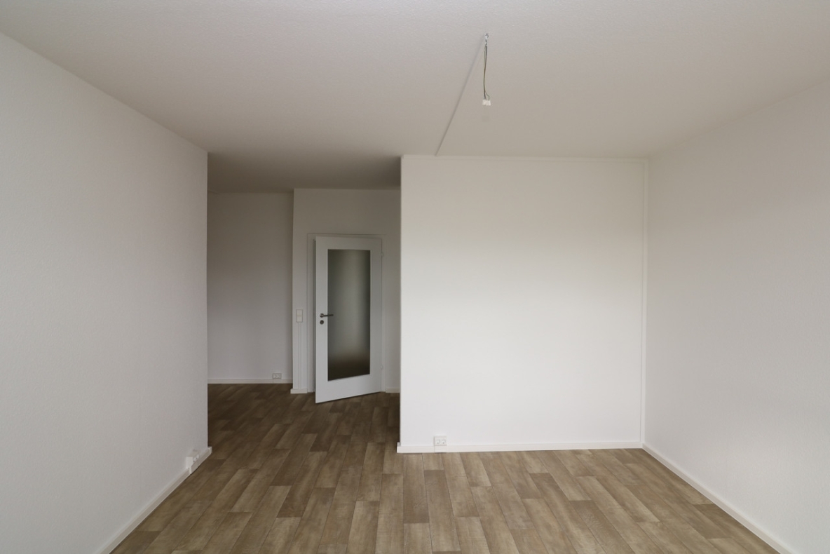 Vor dem Naschen Hände waschen…3-RW mit Einbauküche, Dusche & Balkon!!! - Beispiel Wohnzimmer