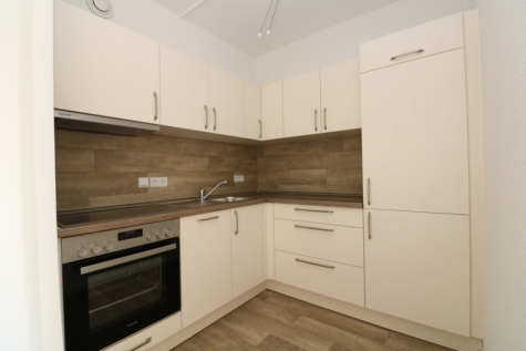 Vor dem Naschen Hände waschen…3-RW mit Einbauküche, Dusche & Balkon!!!, 09599 Freiberg, Am Mühlteich 30