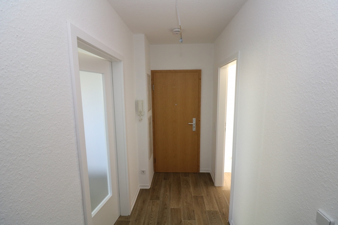 Duschen war noch nie so einfach...EG-Wohnung mit bodengleicher Dusche!!! - Flur