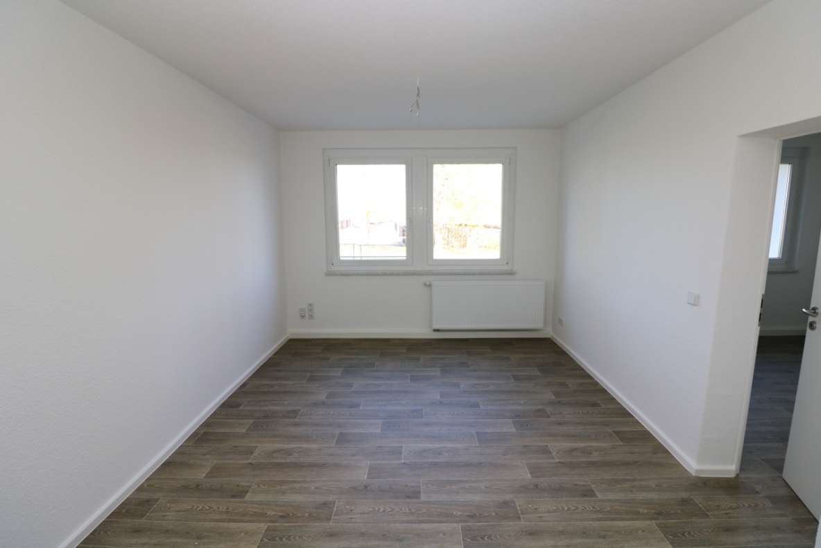 Duschen war noch nie so einfach...EG-Wohnung mit bodengleicher Dusche!!! - Wohnzimmer