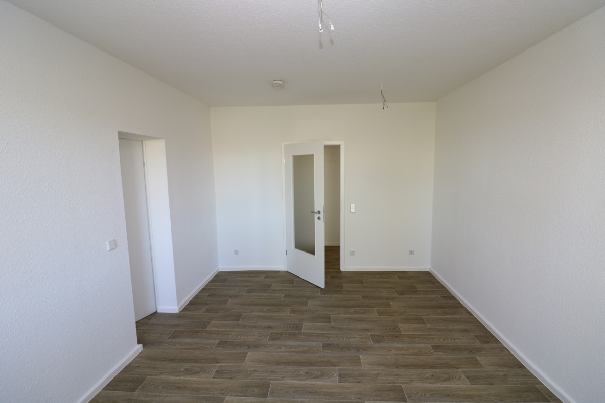 Duschen war noch nie so einfach...EG-Wohnung mit bodengleicher Dusche!!! - Wohnzimmer