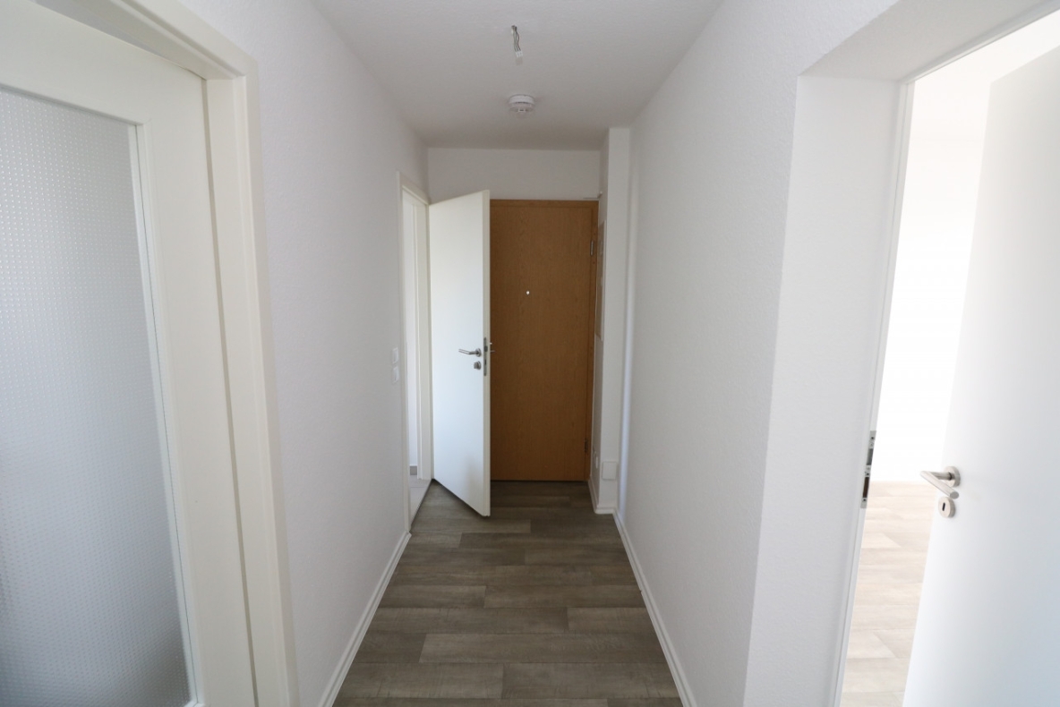 Kochmütze zu vergeben...sanierte 3-RW mit Einbauküche und Wanne!!!!! - Flur