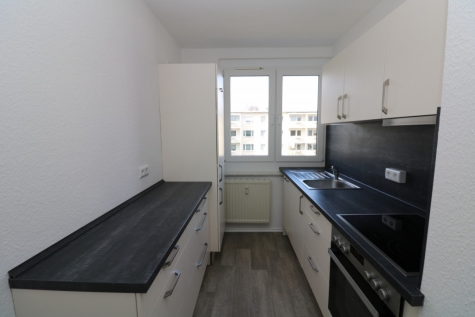 Kochmütze zu vergeben…sanierte 3-RW mit Einbauküche und Wanne!!!!!, 09599 Freiberg, Tschaikowskistraße 101