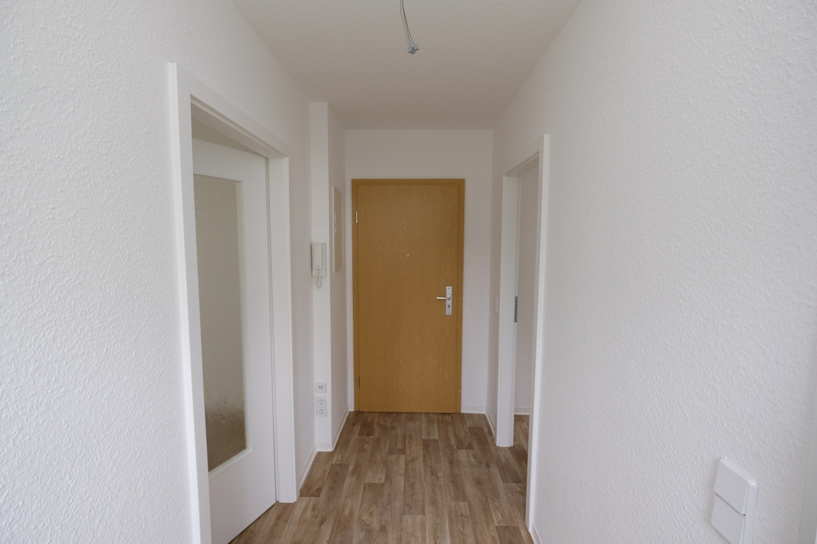 So einfach kann Wohnen sein...EG-Wohnung mit bodengleicher Dusche im Grünen!!! - Beispiel Flur