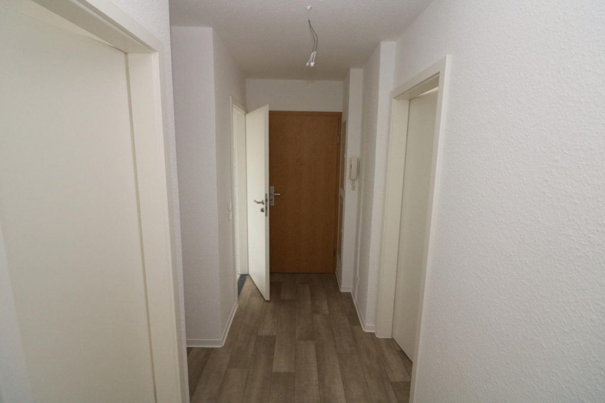 3...2...1...meins...tolle 3-RW mit Wanne & Balkon!!! - Flur