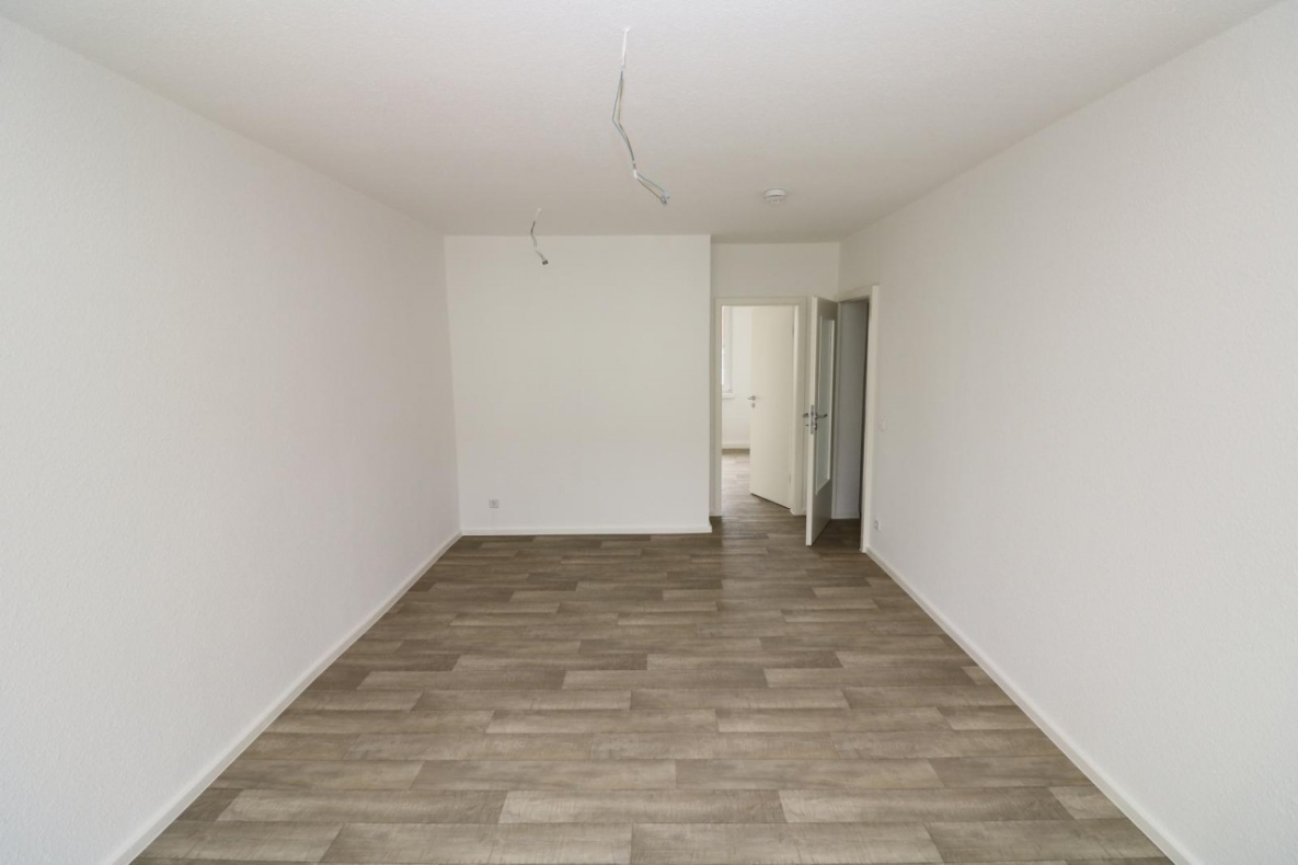 3...2...1...meins...tolle 3-RW mit Wanne & Balkon!!! - Wohnzimmer