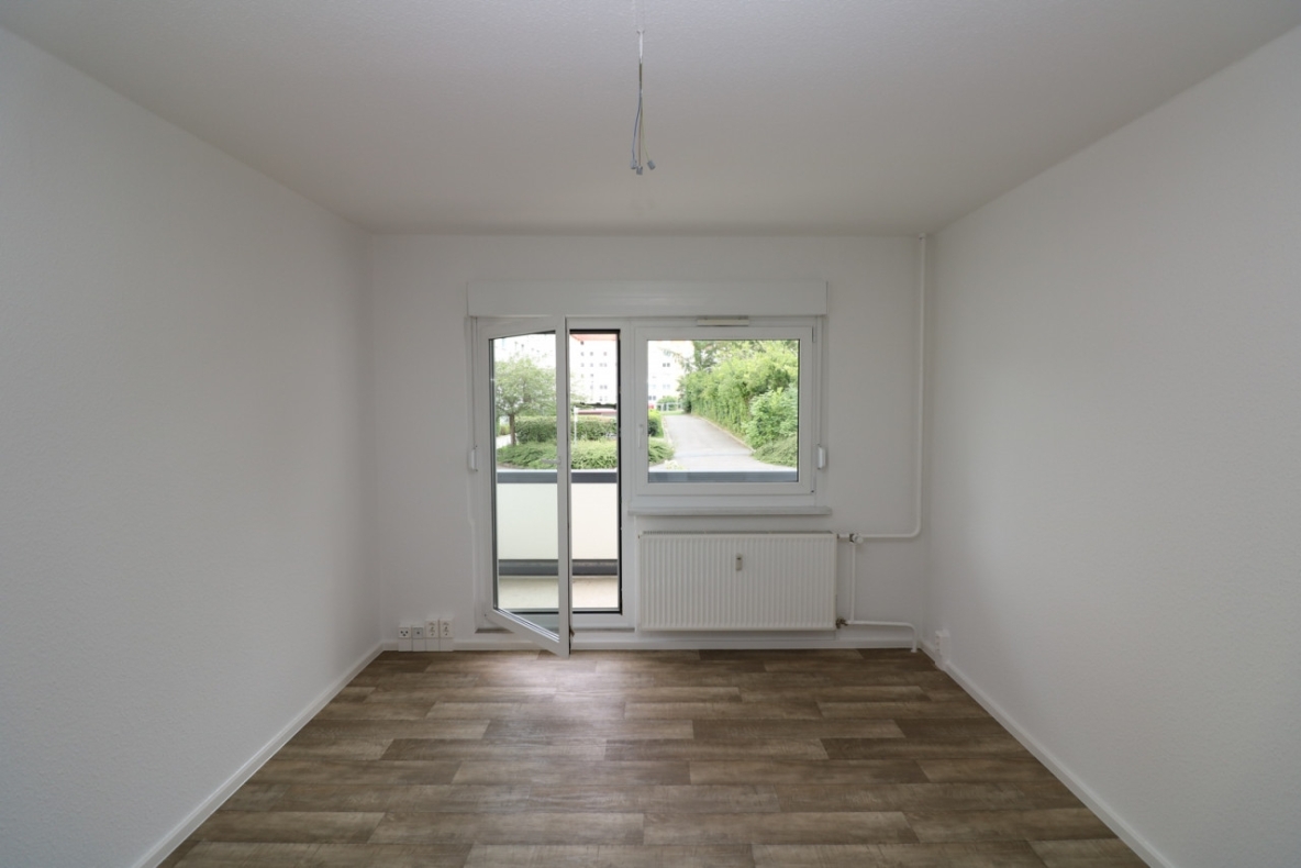 Top die Dusche gilt…EG-Wohnung mit bodengleicher Dusche & Balkon!!! - Beispiel Wohnzimmer