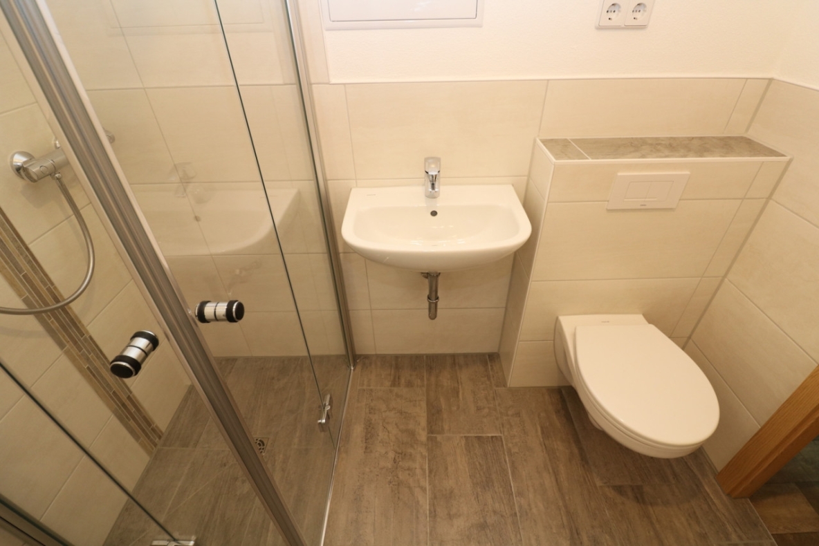 Top die Dusche gilt…EG-Wohnung mit bodengleicher Dusche & Balkon!!! - Beispiel Bad mit Dusche