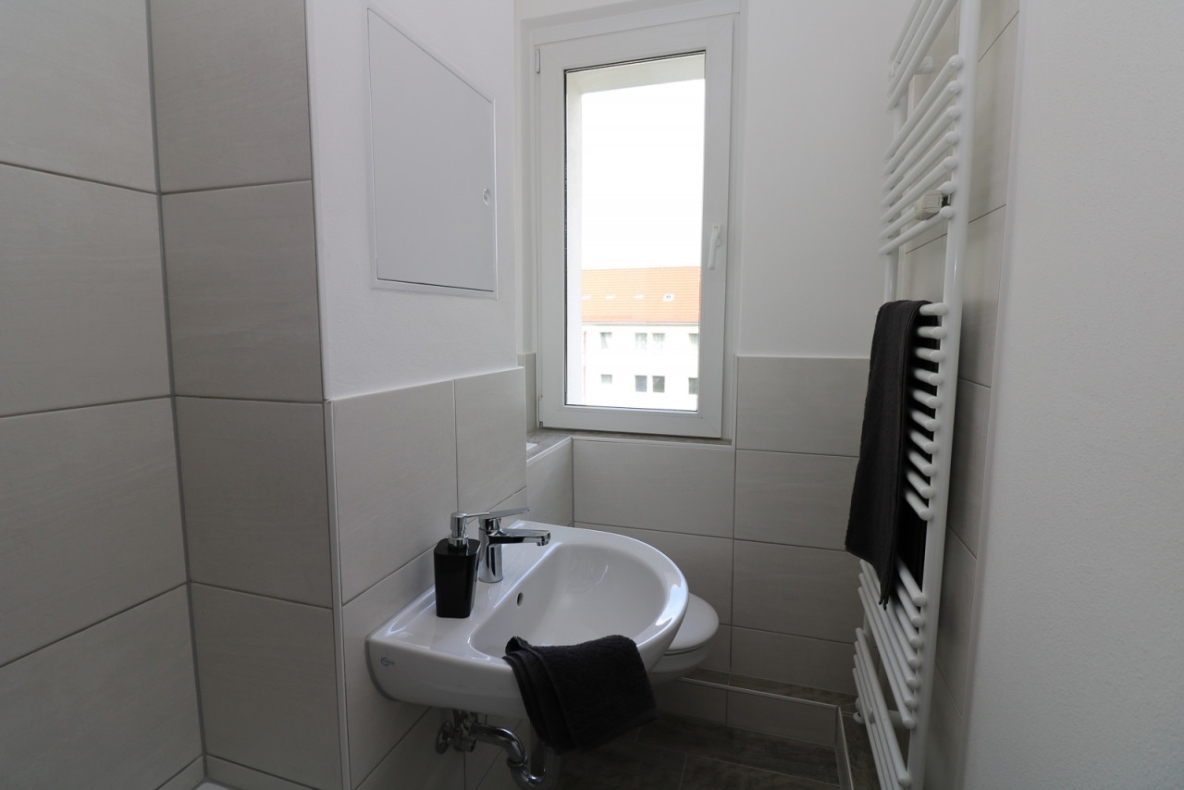 Flieg mit mir zu den Sternen…helle 3-RW mit Wanne & Balkon!!! - Beispiel Bad