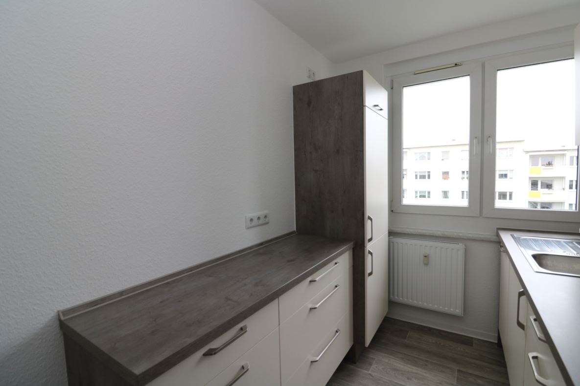 *Herzhaft UND Süß* - 2RW mit Einbauküche, Badewanne und Balkon - Beispiel Küche