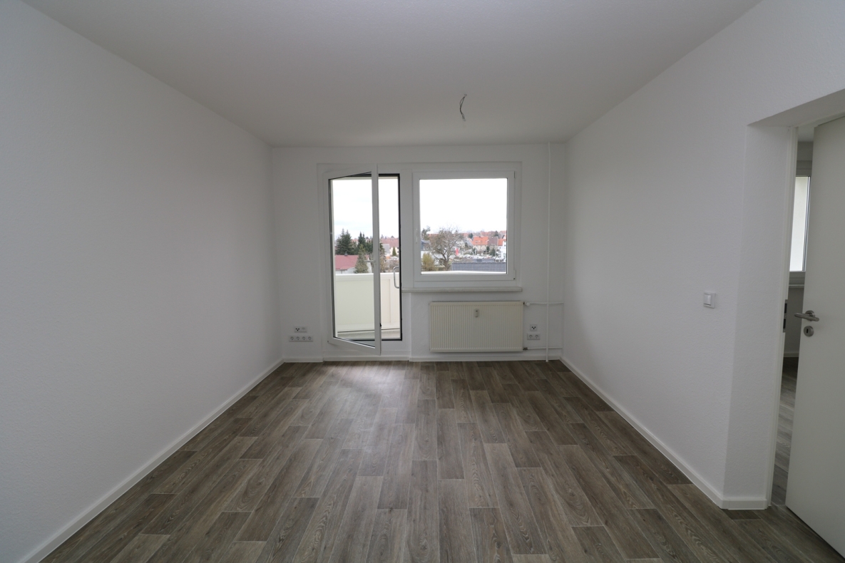 *Herzhaft UND Süß* - 2RW mit Einbauküche, Badewanne und Balkon - Beispiel Wohnzimmer