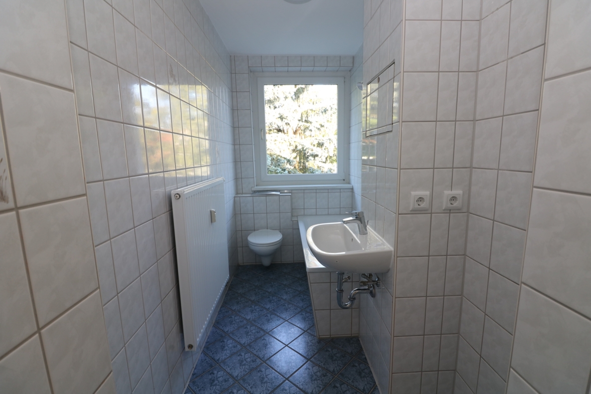 Schickes Nest sucht Nachwuchs…helle 4-RW mit Wanne u. Balkon!!! - Beispiel Bad mit Wanne