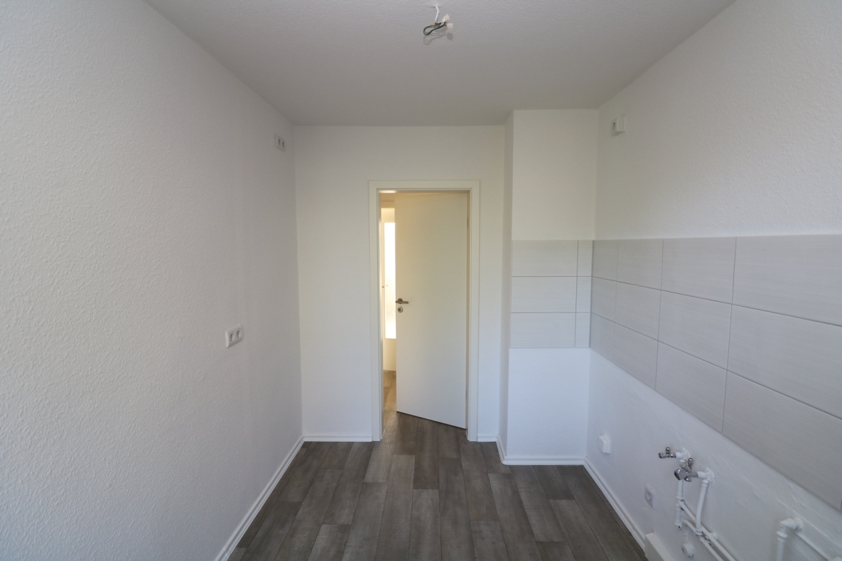 Schickes Nest sucht Nachwuchs…helle 4-RW mit Wanne u. Balkon!!! - Beispiel Küche