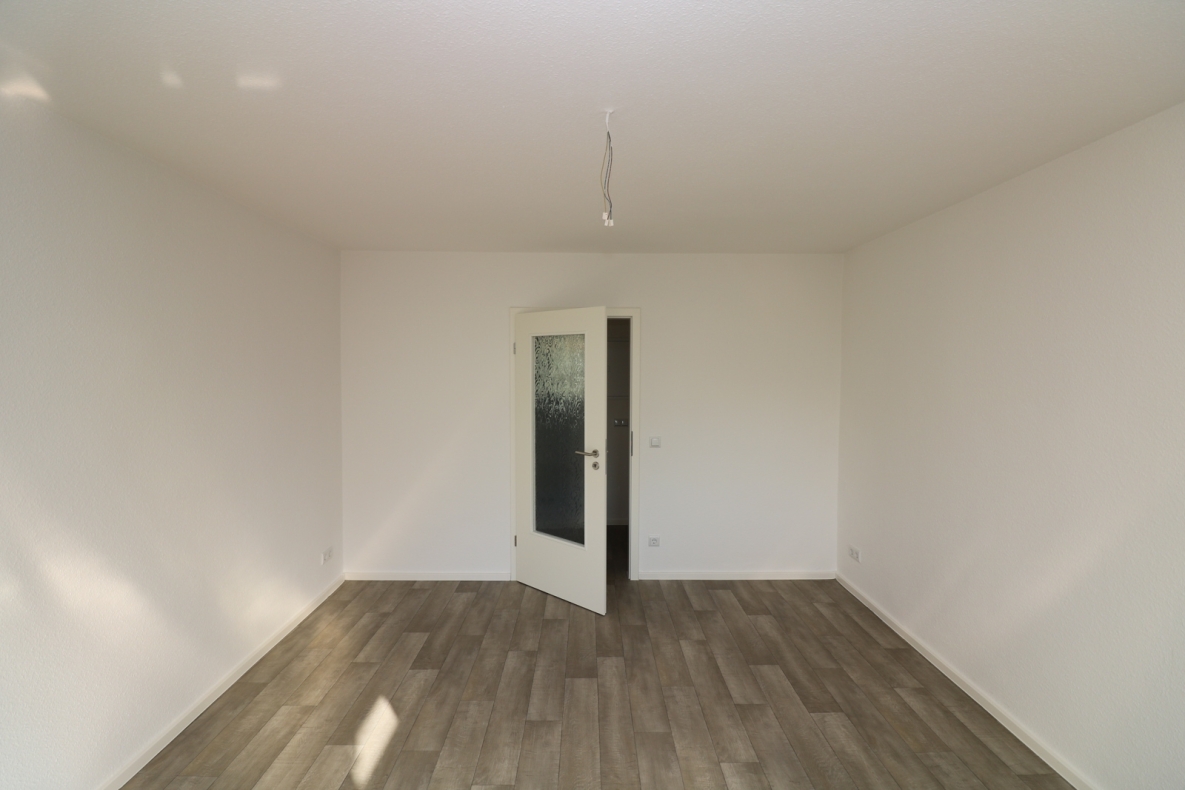 Schickes Nest sucht Nachwuchs…helle 4-RW mit Wanne u. Balkon!!! - Beispiel Wohnzimmer