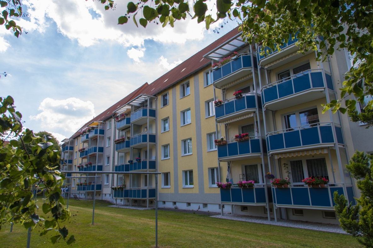 Schickes Nest sucht Nachwuchs…helle 4-RW mit Wanne u. Balkon!!! - Außenansicht