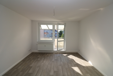 Schickes Nest sucht Nachwuchs…helle 4-RW mit Wanne u. Balkon!!!, 09599 Freiberg, Dr.-Richard-Beck-Straße 9