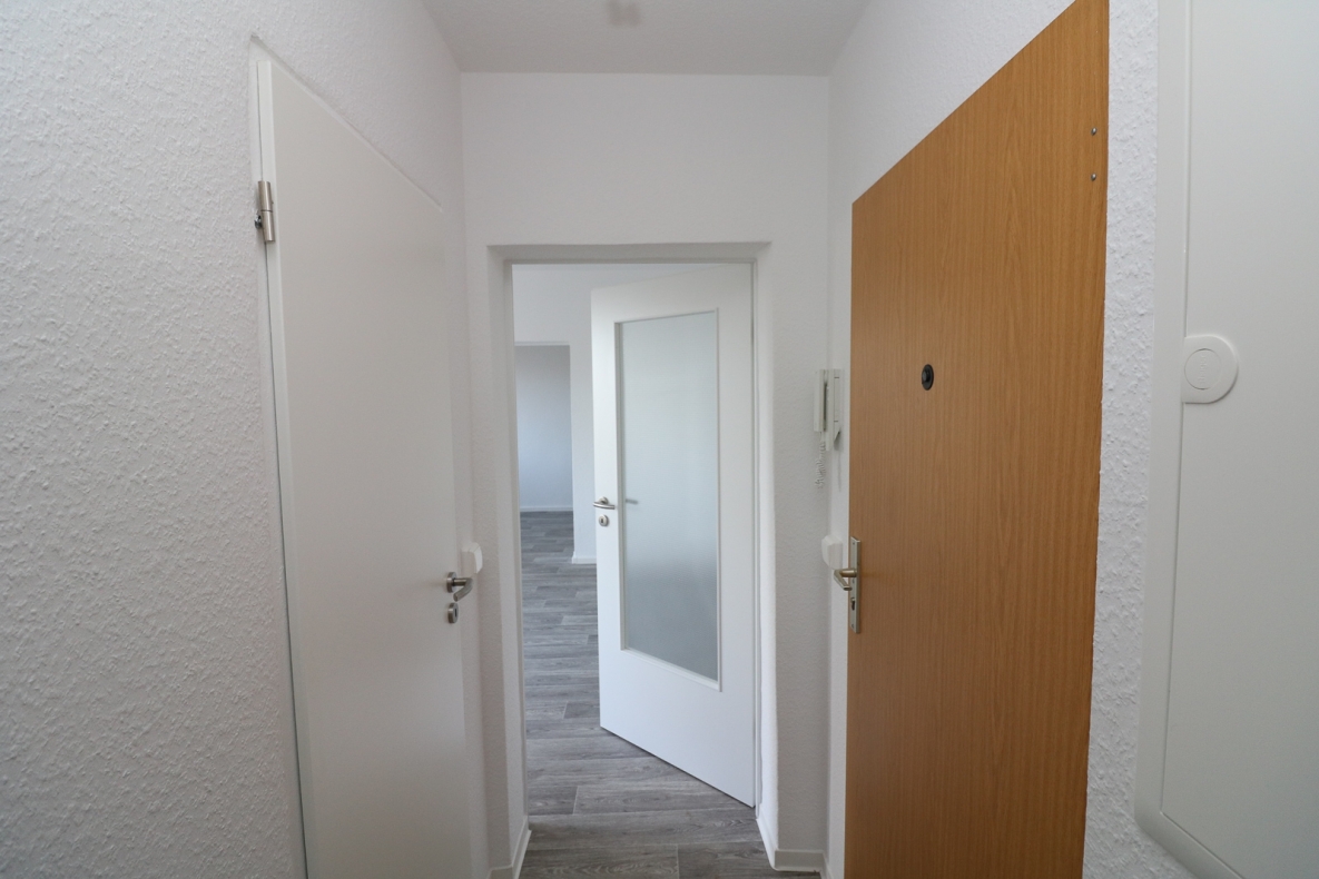 Hulapalu...greif einfach zu...moderne 3-RW mit Wanne u. Balkon!!! - Beispiel Flur