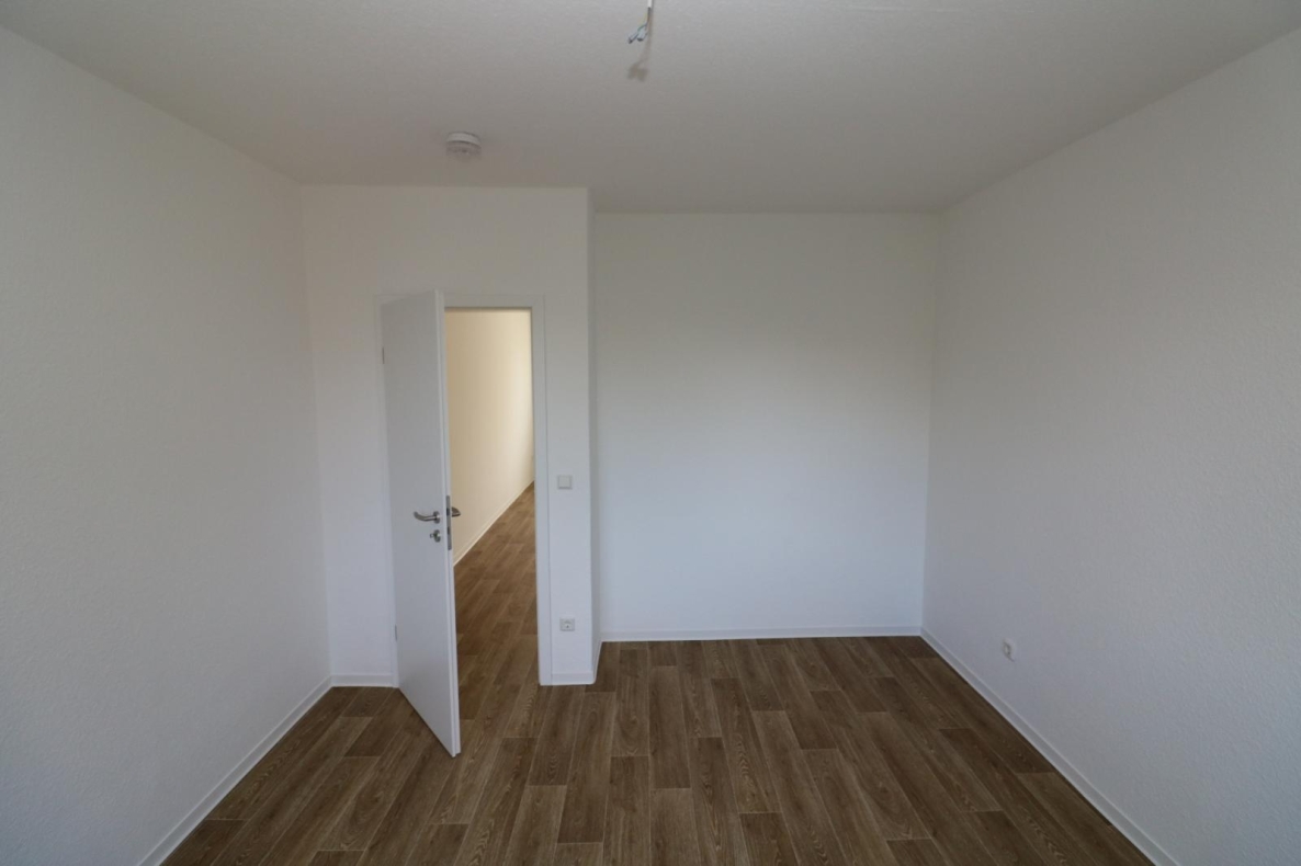 Ready, set, go! Modernisierte Traumwohnung mit Dusche und Balkon! - Schlafzimmer