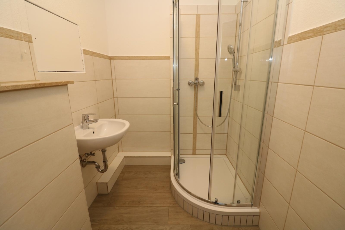 Ein großes Schnäppchen! - Großzügige 3RW mit 2 Balkonen - Bad mit Dusche