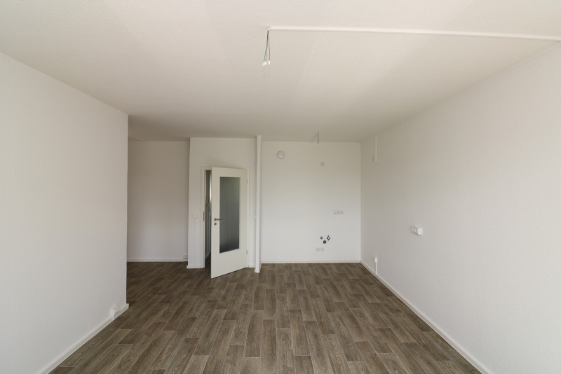 Die heißen Tage können kommen...3-RW mit Dusche & Balkon! - Wohn- Esszimmer