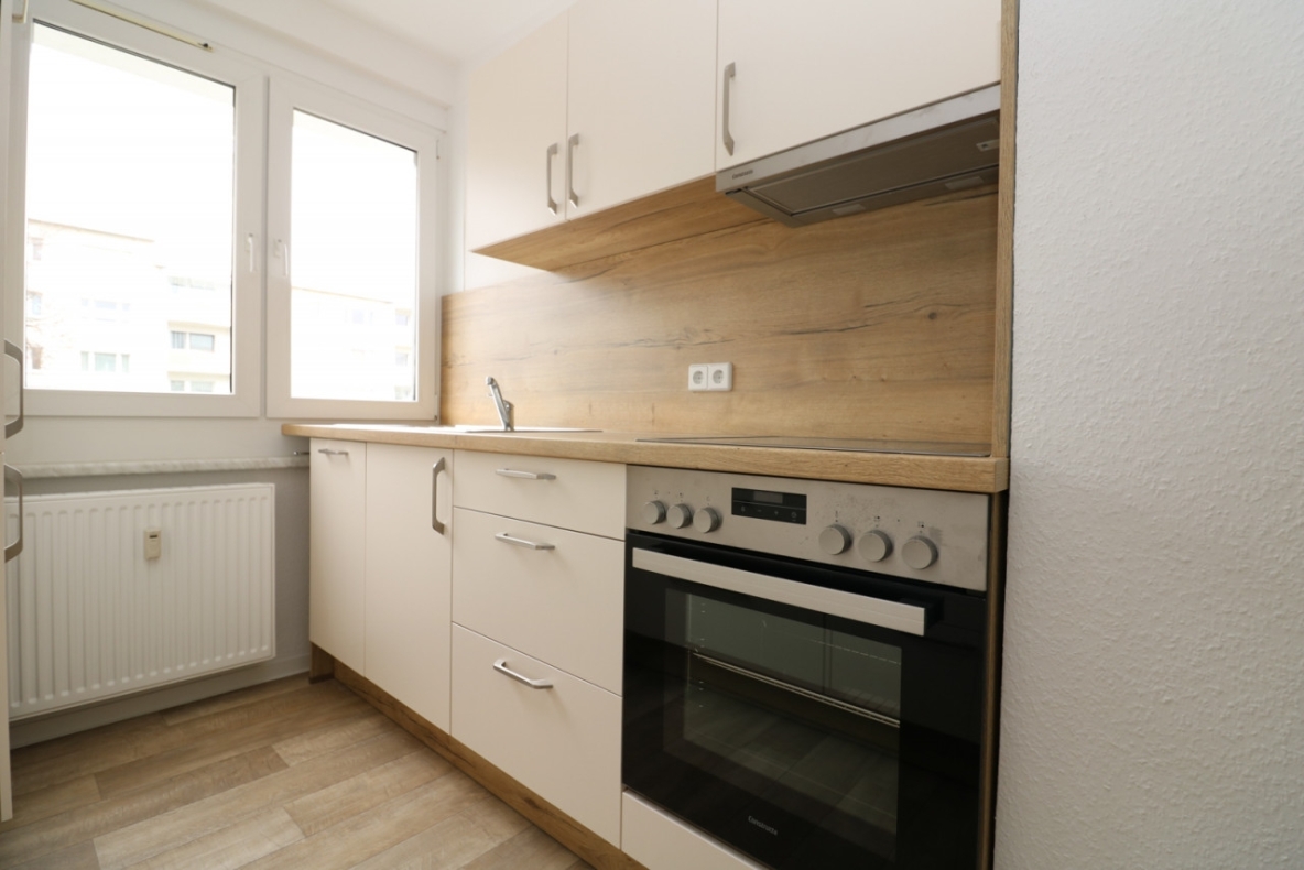 Vorsicht heiße Töpfe…2-RW mit Einbauküche & Wanne !!! - Beispiel Küche