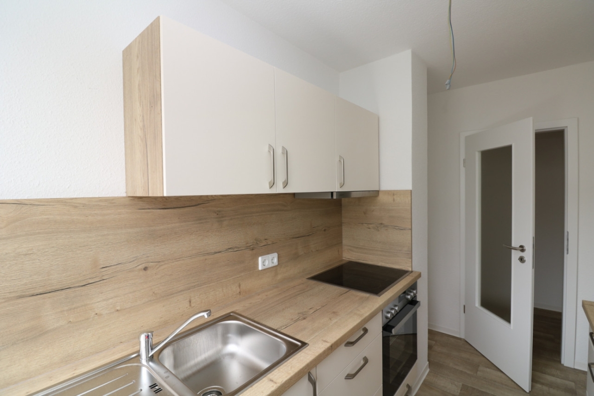 Vorsicht heiße Töpfe…2-RW mit Einbauküche & Wanne !!! - Beispiel Küche