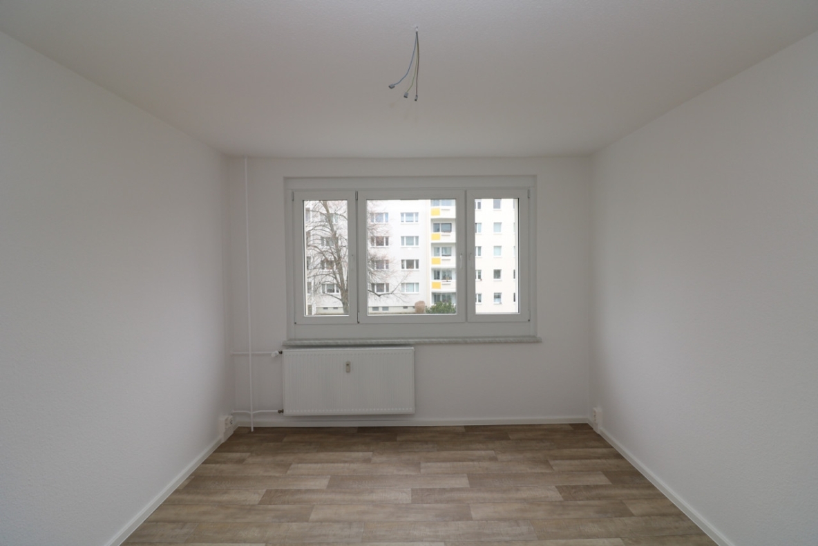 Vorsicht heiße Töpfe…2-RW mit Einbauküche & Wanne !!! - Beispiel Schlafzimmer