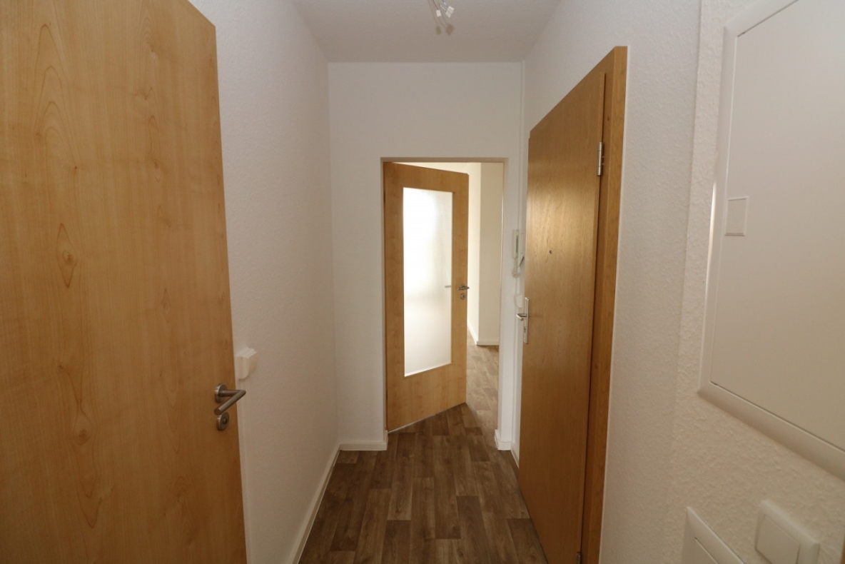 Manege frei…moderne 2-RW mit Aufzug, Wanne & Balkon!!! - Flur