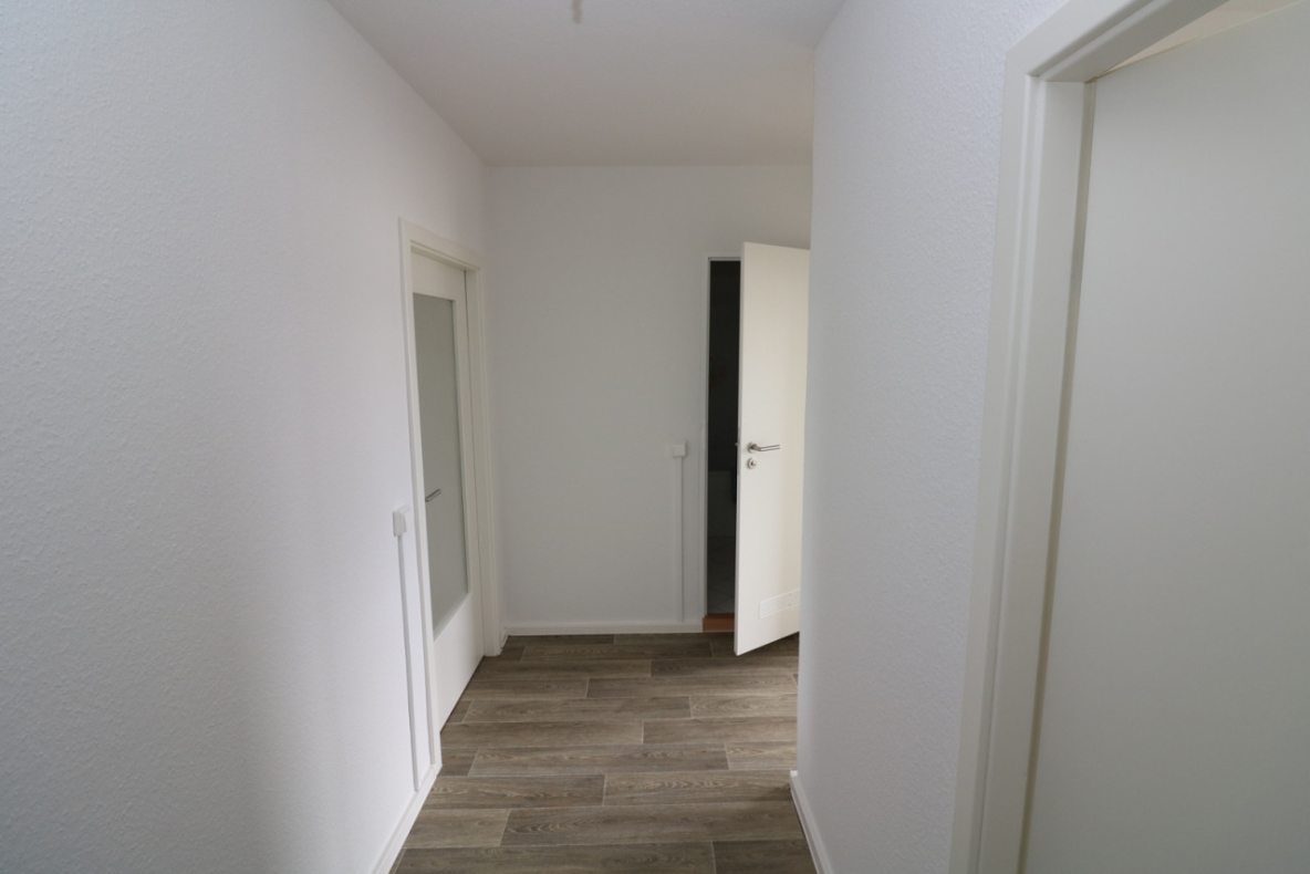 Viel Platz für Kind und Kegel…4-RW mit Wanne & Balkon!!! - Flur