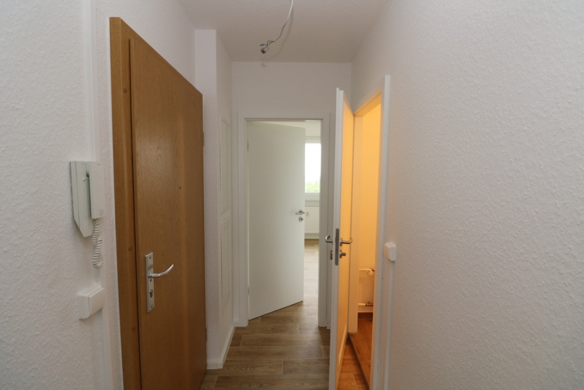 Endlich ein gesundes Happy-Meal...2-RW mit Einbauküche, Dusche & Balkon!!! - Flur