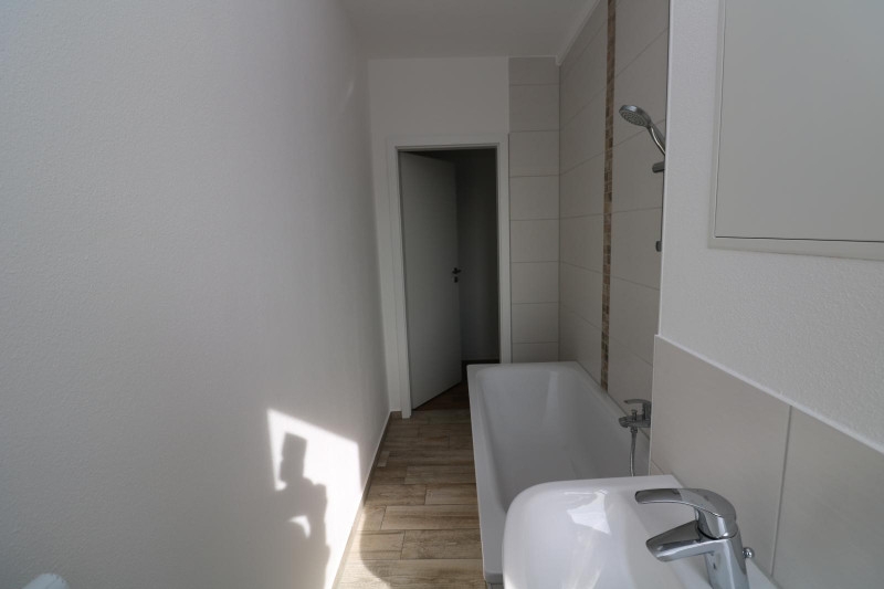 Ein Schnapper...helle 2-RW mit modernem Wannenbad!!! - Beispiel Bad