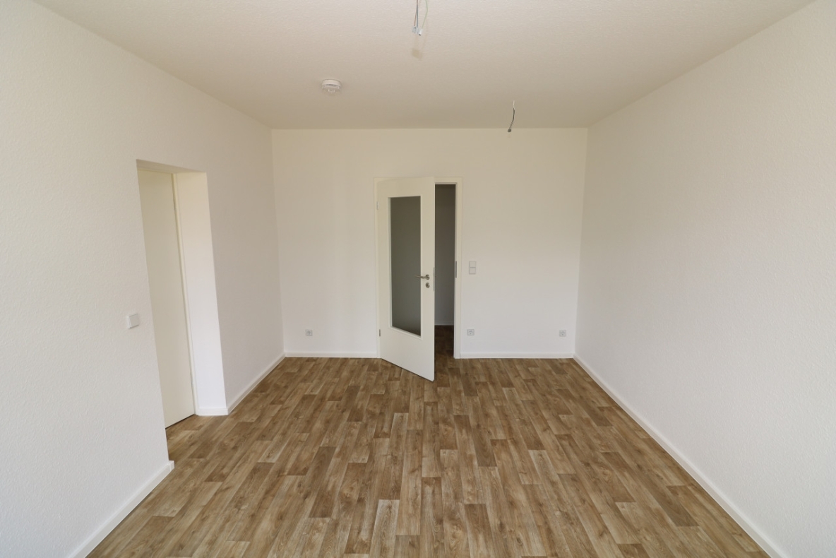 Ein Schnapper...helle 2-RW mit modernem Wannenbad!!! - Wohnzimmer