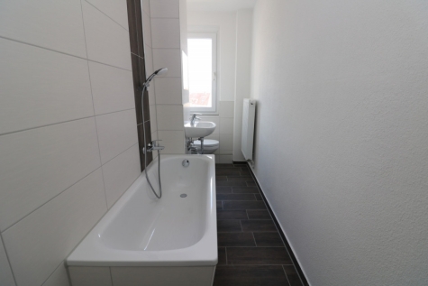 Ein Schnapper…helle 2-RW mit modernem Wannenbad!!!, 09599 Freiberg, Karl-Günzel-Straße 33