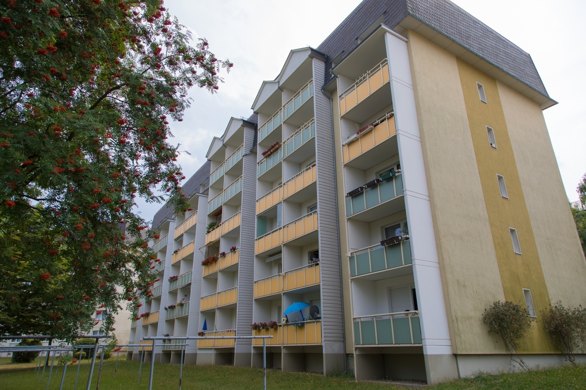 Schnell sein lohnt sich...günstige Etagenwohnung mit Wanne, Dusche u. 2 Balkonen!!! - Außenansicht