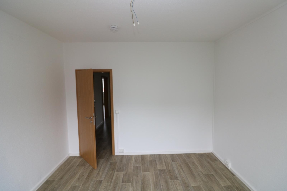 Schnell sein lohnt sich...günstige Etagenwohnung mit Wanne, Dusche u. 2 Balkonen!!! - Kinderzimmer 2