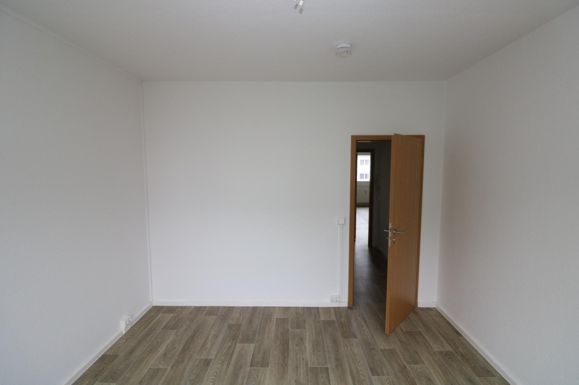 Schnell sein lohnt sich...günstige Etagenwohnung mit Wanne, Dusche u. 2 Balkonen!!! - Kinderzimmer 1