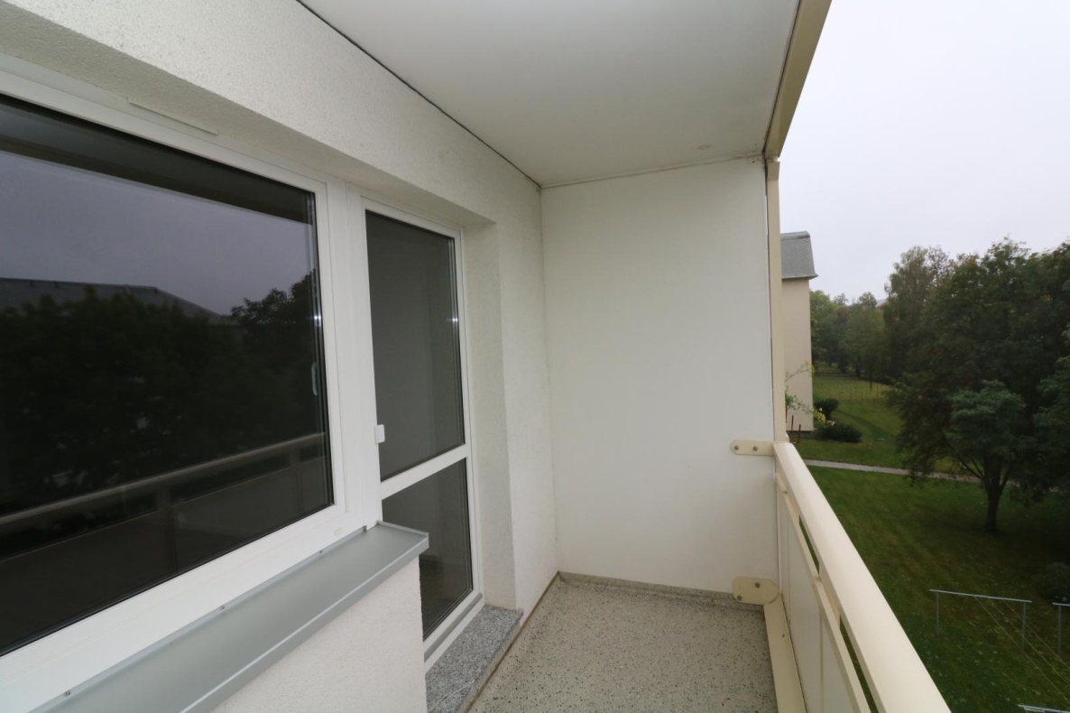 Schnell sein lohnt sich...günstige Etagenwohnung mit Wanne, Dusche u. 2 Balkonen!!! - Balkon 1