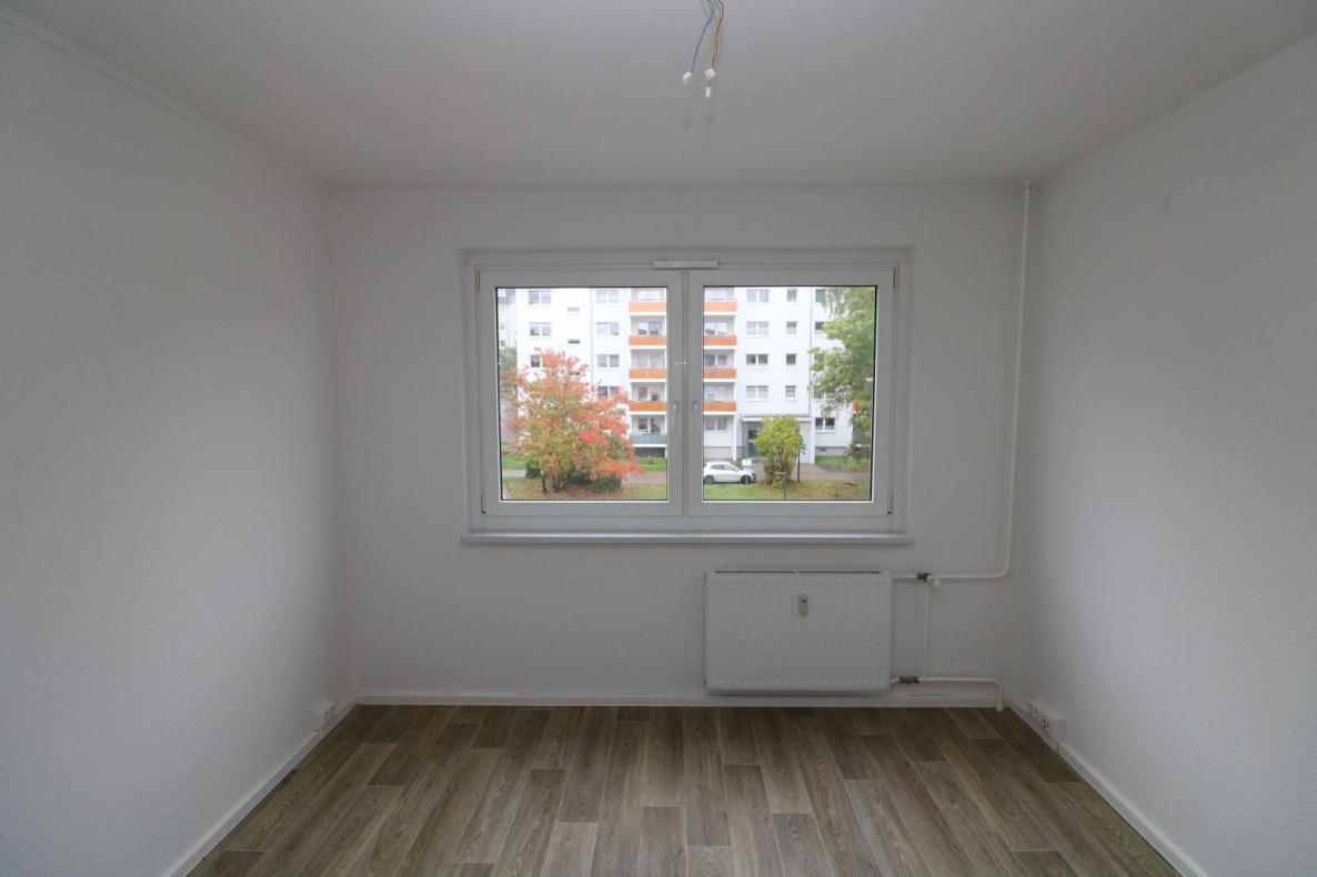 Schnell sein lohnt sich...günstige Etagenwohnung mit Wanne, Dusche u. 2 Balkonen!!! - Kinderzimmer 2