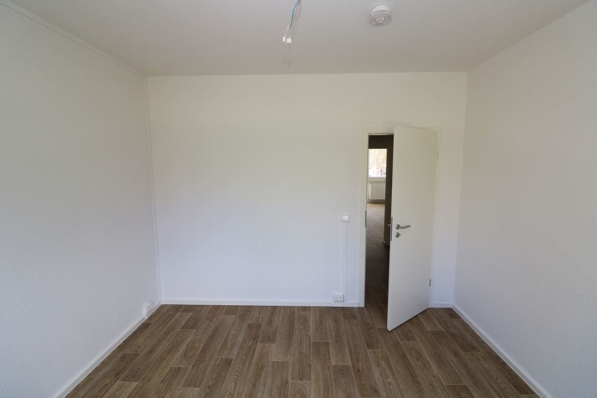 EG-Wohnung mit bodengleicher Dusche & Balkon...da freuen sich nicht nur die Umzugshelfer! - Schlafzimmer