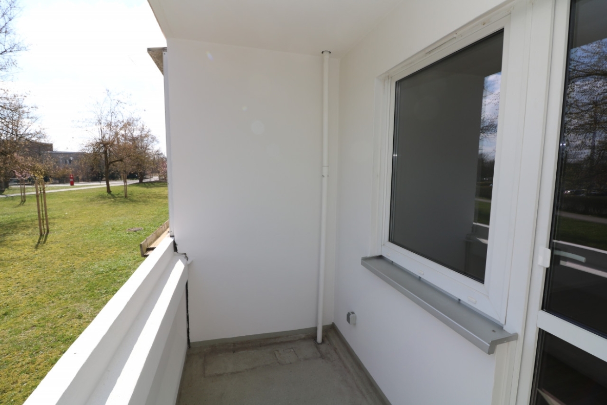 EG-Wohnung mit bodengleicher Dusche & Balkon...da freuen sich nicht nur die Umzugshelfer! - Balkon