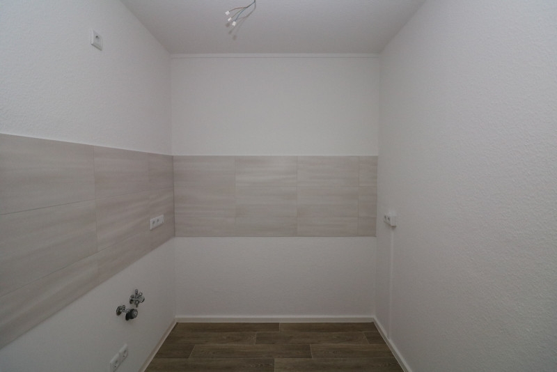 Auch für Nichtschwimmer geeignet...3-RW mit modernem Wannenbad & Balkon! - Beispiel Küche