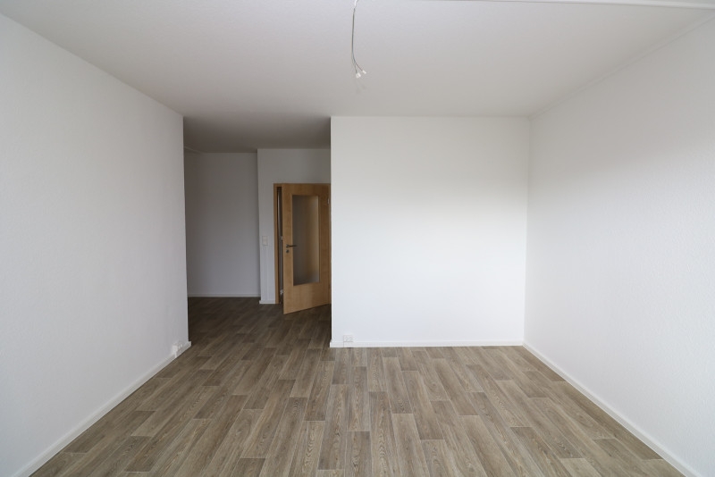 Auch für Nichtschwimmer geeignet...3-RW mit modernem Wannenbad & Balkon! - Beispiel Wohnzimmer