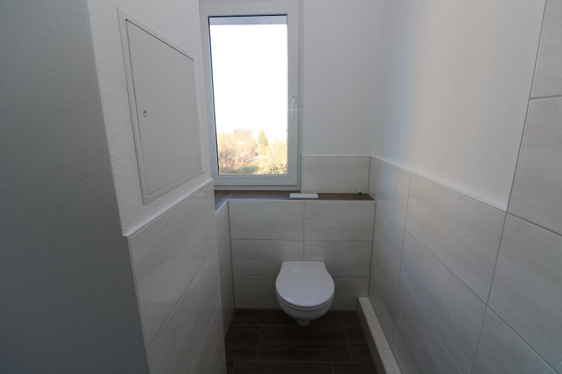 Wer´s GROß mag***Neu sanierte Etagenwohnung mit Wanne, Dusche & 2 Balkonen!!! - Bad