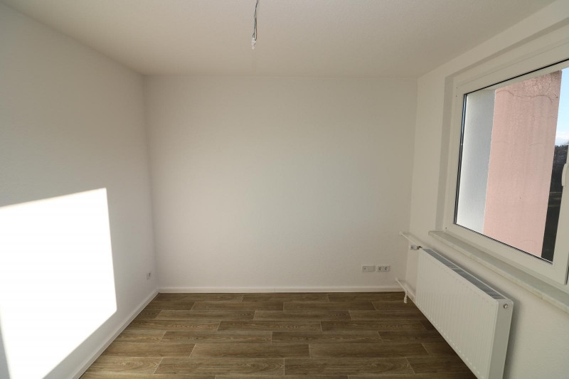 Wer´s GROß mag***Neu sanierte Etagenwohnung mit Wanne, Dusche & 2 Balkonen!!! - Kinderzimmer