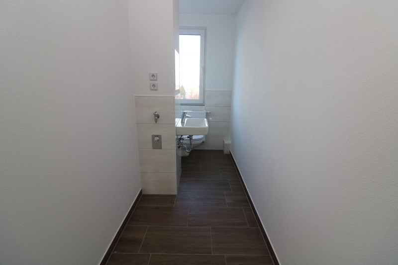 Wer´s GROß mag***Neu sanierte Etagenwohnung mit Wanne, Dusche & 2 Balkonen!!! - Gäste-WC