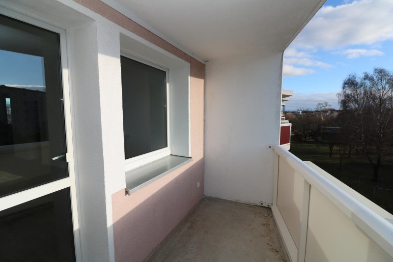 Wer´s GROß mag***Neu sanierte Etagenwohnung mit Wanne, Dusche & 2 Balkonen!!! - Balkon