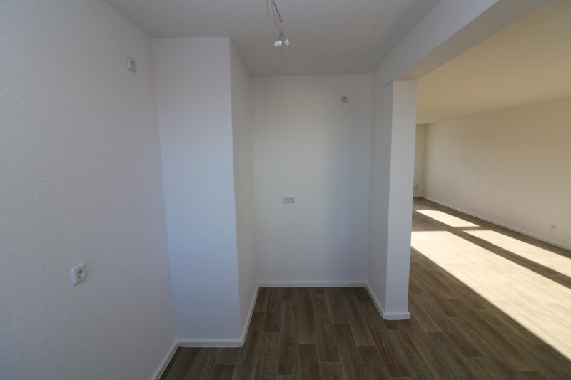 Wer´s GROß mag***Neu sanierte Etagenwohnung mit Wanne, Dusche & 2 Balkonen!!! - Küche