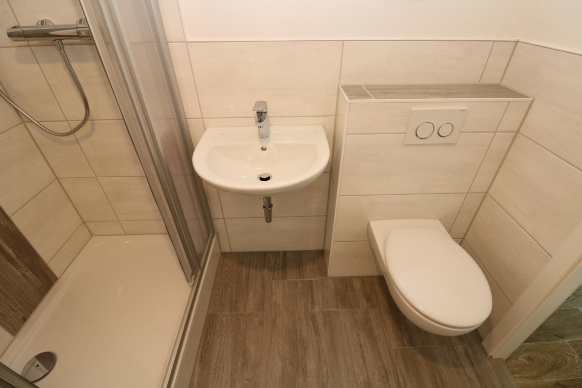 Gipfelstürmer - 3RW mit Dusche und Balkon - Bad mit Dusche