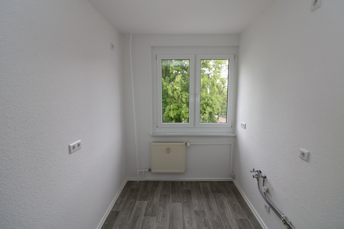 Familienwohnung sucht Nachwuchs...4-RW mit Wanne & Balkon!!! - Beispiel Küche