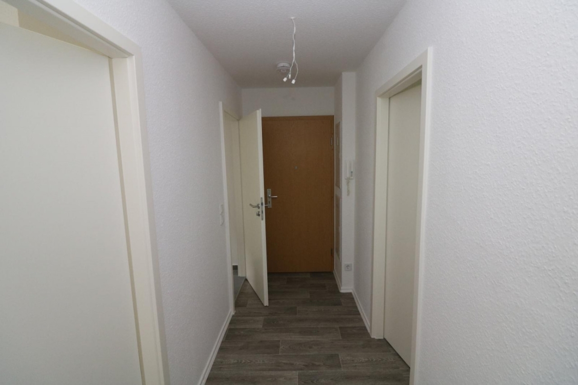 Familienwohnung sucht Nachwuchs...4-RW mit Wanne & Balkon!!! - Beispiel Flur